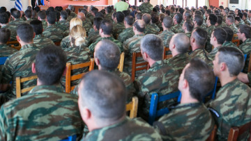 Θρίλερ στη Σάμο: Μπροστά σε δύο οπλίτες αυτοπυροβολήθηκε ο αρχιλοχίας 