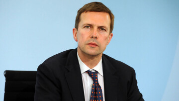 Το Βερολίνο επιμένει: Το δάνειο-γέφυρα παραμένει μια επιλογή για την Ελλάδα