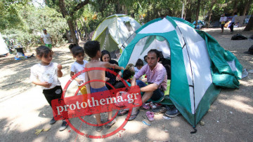 Στο Πεδίον του Άρεως οι 2.000 μετανάστες που έφτασαν το πρωί στον Πειραιά