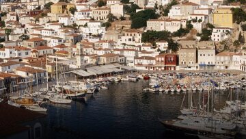 Εγκλημα στην 'Υδρα: Ανθρωποκυνηγητό για τη σύλληψη του ζευγαριού των Γεωργιανών 