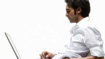 Σύζυγοι δυτικών προαστίων ψάχνουν on line την περιπέτεια