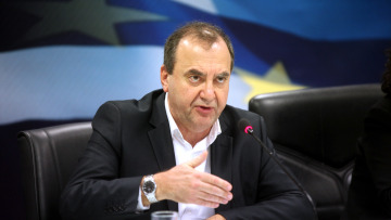 «Άνοιγμα» Στρατούλη σε Ζωή και Γλέζο