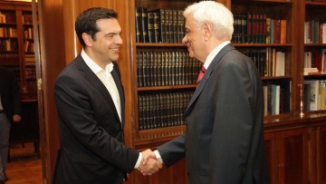 Θεσμικά «παίγνια»: Βγάζουν πρωθυπουργό και βάζουν υπουργούς χωρίς συμβούλιο πολιτικών αρχηγών