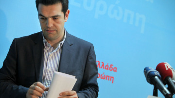 Ο Τσίπρας επιστρέφει Κουμουνδούρου, ενώ ο ΣΥΡΙΖΑ φυλλορροεί