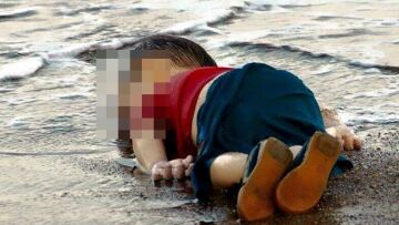 «Πάγωσα» εξομολογείται η πρώτη αυτόπτης μάρτυρας του τρίχρονου νεκρού από τη Συρία