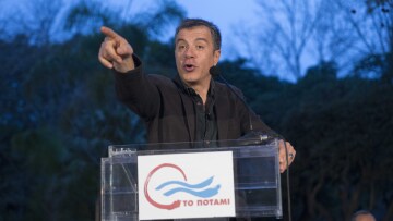 Το Ποτάμι: Η παρέα του Μαξίμου παζαρεύει με τους καναλάρχες τη διάσωσή της