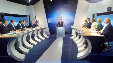 «Χαμός» στο twitter με καυστικά σχόλια για το αποψινό debate