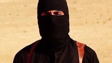 Τζιχάντι Τζον: Ο παρανοϊκός εκτελεστής κρύβεται πανικόβλητος όταν περνούν drones από πάνω του!