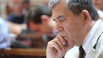 Μητρόπουλος: Μετά τις εκλογές, στον... Καιάδα ευπαθείς ομάδες και ΑμΕΑ!