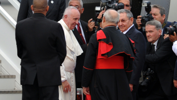 Άφιξη του Πάπα Φραγκίσκου στην Κούβα σε μία ιστορική επίσκεψη