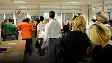 «Σοκ και δέος» με κατασχέσεις-εξπρές - Στα 1.000 ευρώ μειώνεται το ακατάσχετο