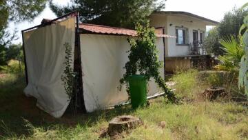 Φθιώτιδα: Αντιαρματικό RPG, καλάσνικοφ και ούζι στη γιάφκα Πετρακάκου