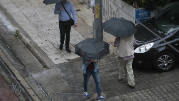 Έκτακτο δελτίο καιρού: Ξανά καταιγίδες, πέφτει από αύριο η θερμοκρασία