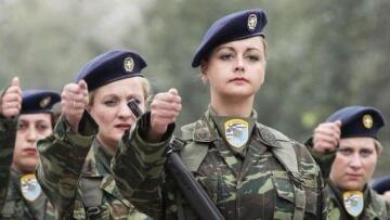 Αντίθετος ο ΣΥΡΙΖΑ στην πρόταση Καμμένου για εθελοντική στράτευση των γυναικών