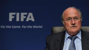 Προσωρινή παύση καθηκόντων για 90 ημέρες επιβλήθηκε στον Σεπ Μπλάτερ