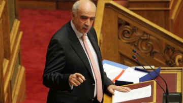 Βουλή: Έψαχνε τον... Τσακαλώτο ο Μεϊμαράκης