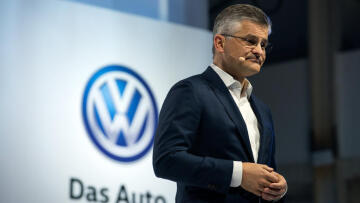 Volkswagen: Άγνοια για το «πειραγμένο λογισμικό» δηλώνει ο επικεφαλής στην Αμερική