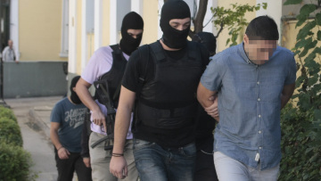 Στον ανακριτή ο 37χρονος καταζητούμενος για τρομοκρατία που παραδόθηκε