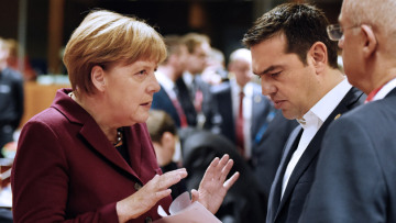 Σύντομη συνομιλία Τσίπρα-Μέρκελ πριν την έναρξη της Συνόδου Κορυφής για το προσφυγικό