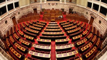 «Φρούριο» η Βουλή ενόψει της ομιλίας Ολάντ