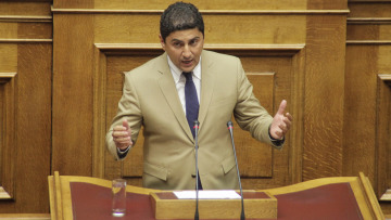 Λευτέρης Αυγενάκης: Ο Νίκος Παππάς «στήνει» πρεσβείες Τύπου και παρακάμπτει το ΥΠΕΞ