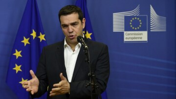 Ο Τσίπρας «πανηγυρίζει»: Αποκρούσαμε την παράλογη πρόταση για δημιουργία κωμόπολης προσφύγων