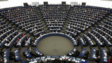 «Τέλος» το τραπεζικό απόρρητο της Ελβετίας για τους πολίτες της ΕΕ
