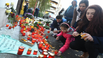 Ρουμανία: Χιλάδες άτομα διαδήλωσαν σιωπηλά στη μνήμη των θυμάτων του Colectiv