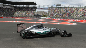 F1: Η ανταπόκριση της Pirelli στο αίτημα του Χάμιλτον…