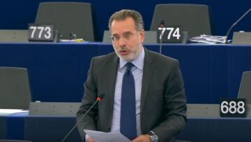 Κουμουτσάκος: Η Χρυσή Αυγή είναι μια απροκάλυπτα φιλοναζιστική οργάνωση