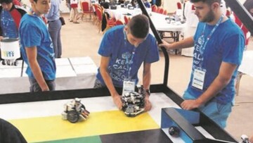 Here come the champs again! Greek HS robotics is being taken to a higher level