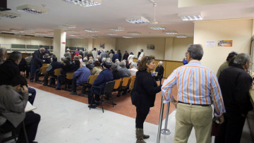 «Ψαλίδι» έως 50% στα μερίσματα συνταξιούχων του Δημοσίου