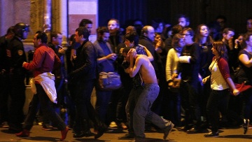 Μέλος της ομάδας των Eagles of Death Metal ανάμεσα στα θύματα στο θέατρο Μπατακλάν