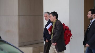 Δεν τα βρήκαν για τους πλειστηριασμούς μετά από 17 ώρες - Συνεχίζουν σήμερα