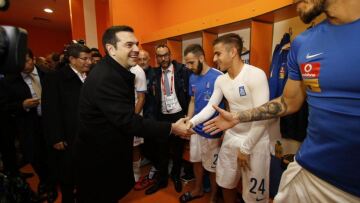 Τι είπε ο Τσίπρας στον Σκίμπε για την Εθνική Ελλάδας