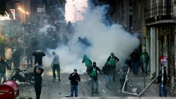 Επεισόδια έξω από τη Λεωφόρο