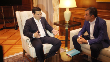 Θεοδωράκης: Προσερχόμαστε επιφυλακτικά στη σύσκεψη - Εχουμε αρνητικά δείγματα από τον Τσίπρα