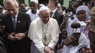 Πάπας Φραγκίσκος: Όχι στη βία στο όνομα του Θεού