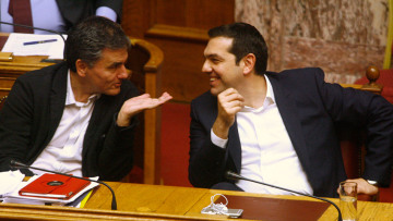 Ο Τσακαλώτος έδωσε αριθμούς για Τζόκερ: 25, 28,33 και... το 50 