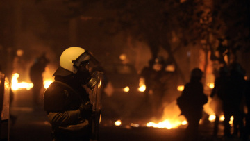 Ανήλικοι έξι από τους συλληφθέντες (και ένας 13χρονος) για τα επεισόδια στα Εξάρχεια