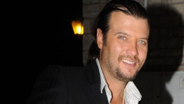 Η αντίδραση του Λάμπη Λιβιεράτου όταν ρωτήθηκε για τη φωτογράφιση της Αδάμ με τις κόρες του