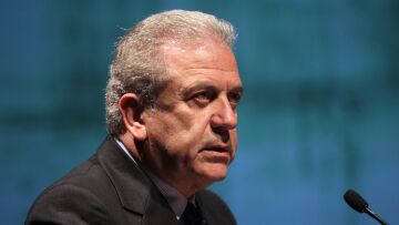 Αβραμόπουλος: Η Ελλάδα δεν ήταν έτοιμη να αντιμετωπίσει το προσφυγικό