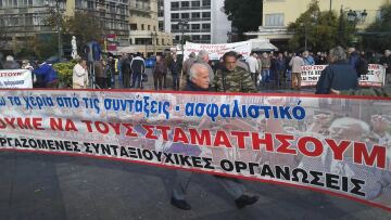 Διαμαρτυρία συνταξιούχων στην πλατεία Κοτζιά