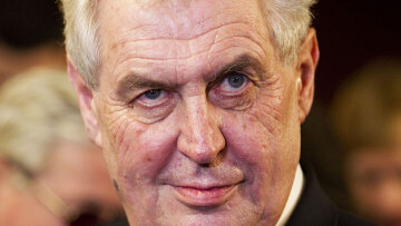 Η Αθήνα «υπενθυμίζει» στον προκλητικό Τσέχο πρόεδρο: Είστε στην ΕΕ χάρη και στην Ελλάδα...