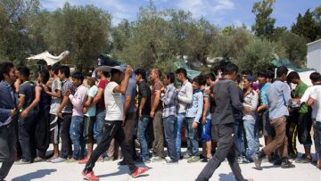 Λέσβος: Εξετάζεται ο μαζικός εμβολιασμός προσφύγων κατά της μηνιγγίτιδας