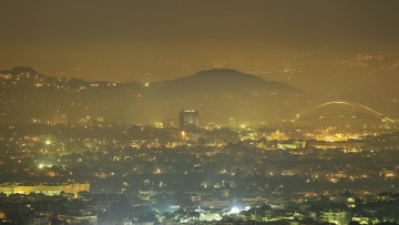 «Καμπανάκι» από το υπουργείο Περιβάλλοντος: Μην ανάψετε τζάκια σήμερα και αύριο!