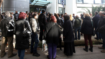 Ουρές στα ειρηνοδικεία από δανειολήπτες για υπαγωγή στο νόμο Κατσέλη