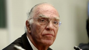 Λεβέντης: Ο Τσίπρας θέλει οικουμενική αλλά δεν τον αφήνουν οι «παλικαράδες» υπουργοί του