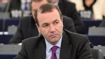 Βέμπερ (ΕΛΚ): Να εξεταστεί προσωρινή έξοδος της Ελλάδας από το Σένγκεν
