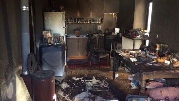 «Ξύπνησα από τα ουρλιαχτά του παιδιού μου», λέει ο πατέρας του 10χρονου που κάηκε από τη σόμπα